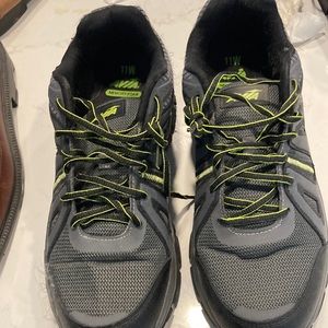 Avia beautiful and so comfortable walking or exercise sneakers